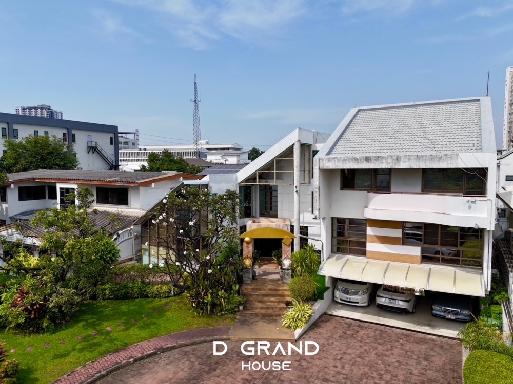 ขายบ้านบางซื่อ วงศ์สว่าง เตาปูน : บ้านพร้อมที่ดินแปลงใหญ่ ซอยกรุงเทพนนท์ 44 ทำเลดี เข้าออกได้หลายทาง
