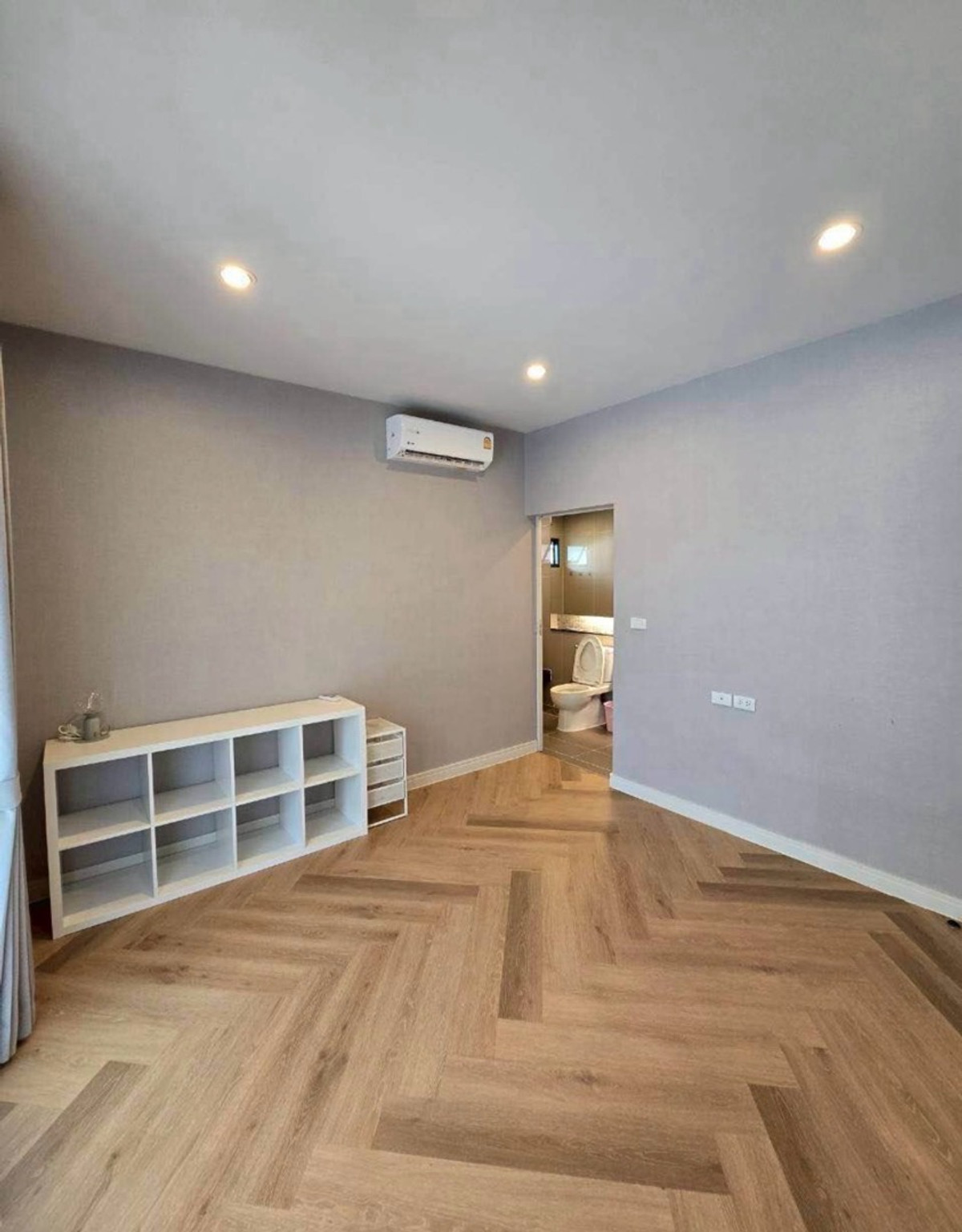 ให้เช่าบ้านพัฒนาการ ศรีนครินทร์ : ให้เช่า บ้านเดี่ยว Burasiri Pattanakarn 4 ห้องนอน Fully Furnished