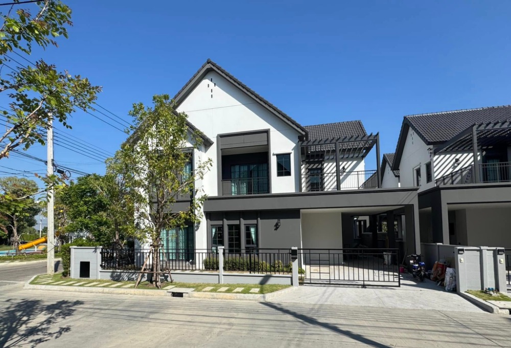 For SaleHouseBangna, Bearing, Lasalle : Centro Bangna / 4 Bedrooms (SALE), Centro Bangna / 4 Bedrooms (SALE) CJ554