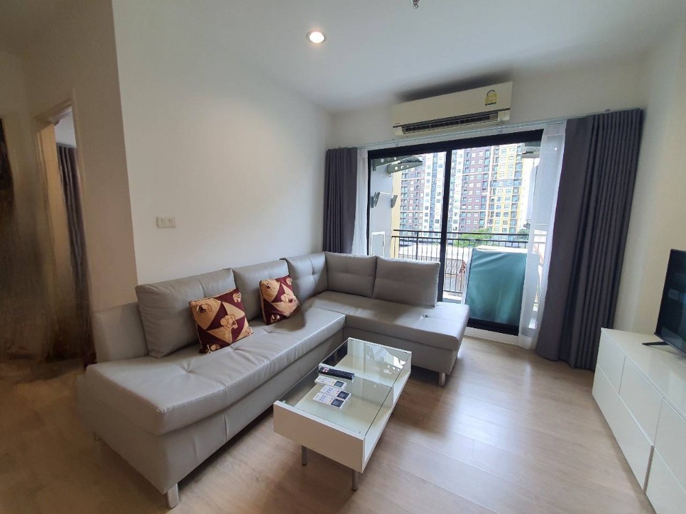 For SaleCondoPinklao, Charansanitwong : For sale: Largest room in the building, with tenants, monthly rent 25,000 baht, until September 2025.