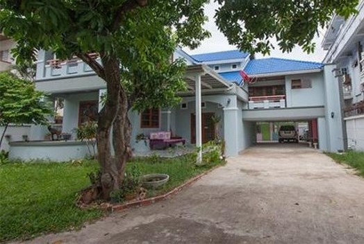 For RentHouseChokchai 4, Ladprao 71, Ladprao 48, : RH1237 3-storey detached house for rent, Chokchai 4 Road, suitable for a home office, 144 square wah, 7 bedrooms, 5 bathrooms, parking space in the house for 5 cars, outside the house for 3 cars.