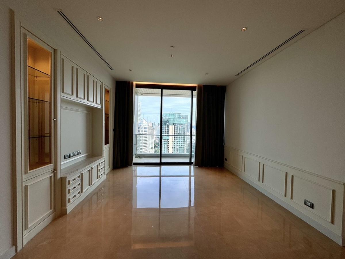 ให้เช่าคอนโดวิทยุ ชิดลม หลังสวน : 📢👇 Sindhorn Residence is worth for living and investing as this is one of the most wanted place and area in BKK, near Lumpini park, Velaa community mall, One Bangkok