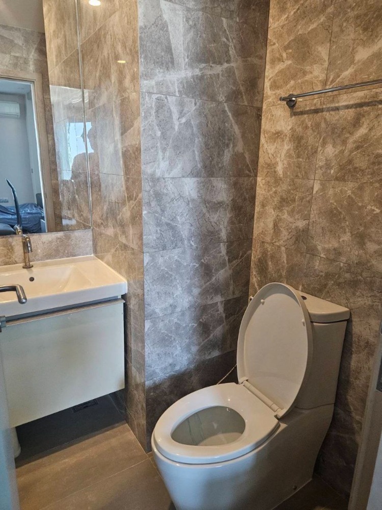 For RentCondoRatchathewi,Phayathai : Ideo Q Siam Ratchathewi【𝐑𝐄𝐍𝐓】🔥A very warm condo, 1 bedroom, spacious, high view, with a luxurious design in the heart of the city, ready to move in!!🔥 Contact Line ID: @hacondo