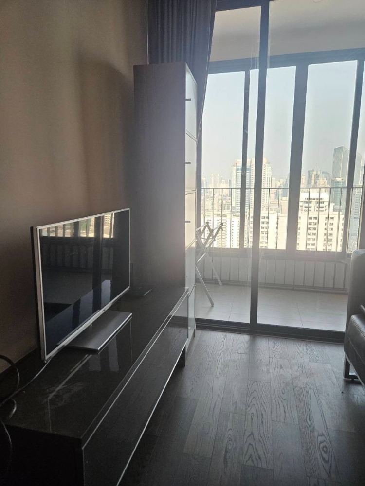 For RentCondoRatchathewi,Phayathai : Ideo Q Siam Ratchathewi【𝐑𝐄𝐍𝐓】🔥A very warm condo, 1 bedroom, spacious, high view, with a luxurious design in the heart of the city, ready to move in!!🔥 Contact Line ID: @hacondo