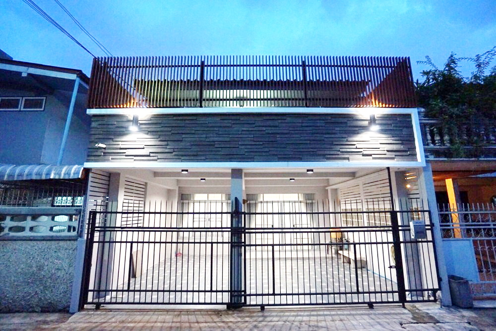 For RentTownhomeRatchadapisek, Huaikwang, Suttisan : HK0030😊 For RENT Townhouse for rent, 3 floors🚪4 bedrooms🏢Ratchada-Huai Khwang🔔House area: 364 sq.wa🔔Usable area: 30.33 sq.m.💲Rent: 60,000฿📞O99-5919653,O65-9423251✅LineID:@sureresidence
