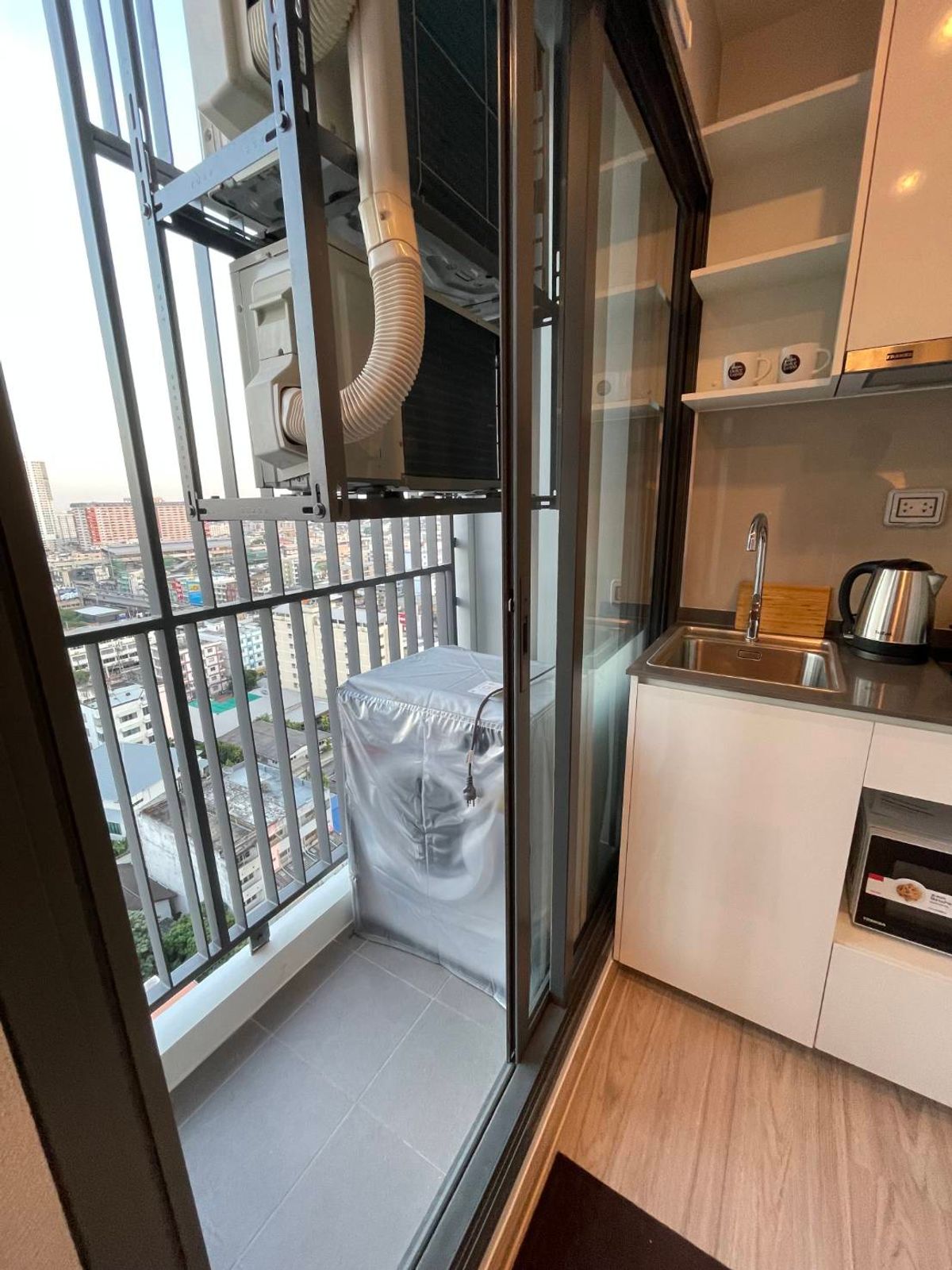 For RentCondoRamkhamhaeng, Hua Mak : 💥 For rent!!! The Tree Hua Mak Interchange, size 26 sq m, price 11,000 baht, complete with furniture and appliances.