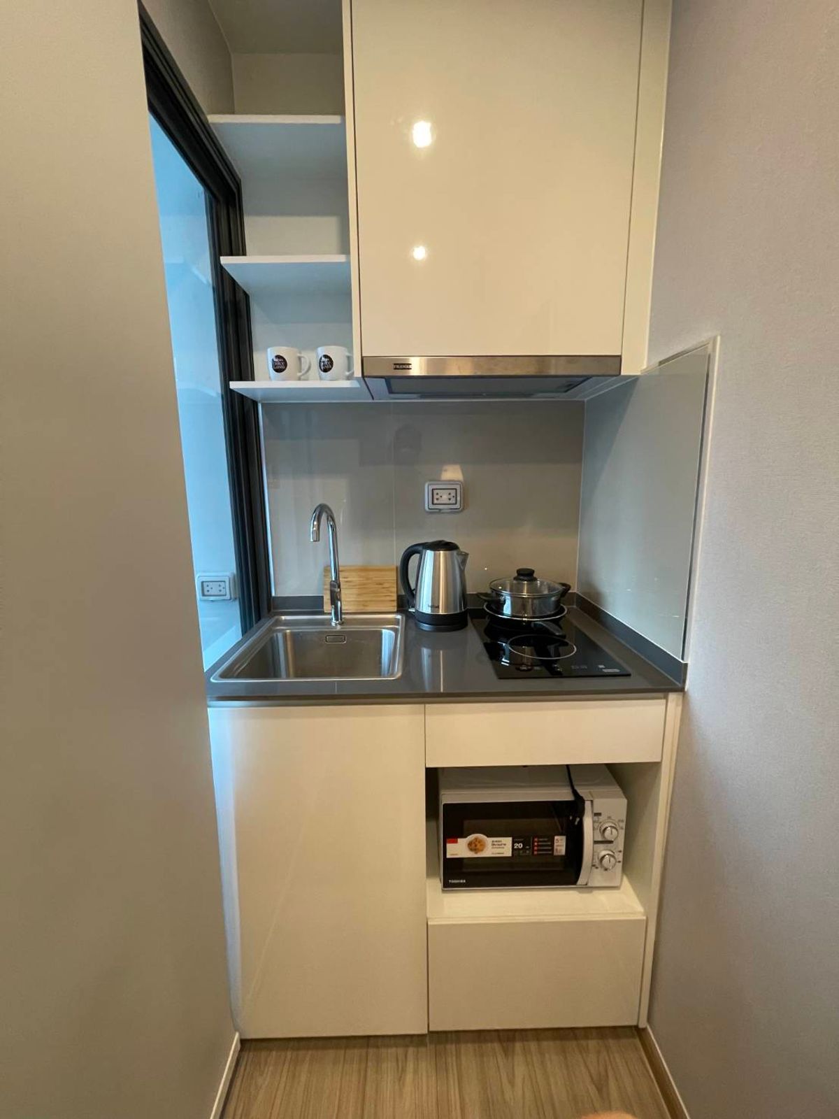 For RentCondoRamkhamhaeng, Hua Mak : 💥 For rent!!! The Tree Hua Mak Interchange, size 26 sq m, price 11,000 baht, complete with furniture and appliances.