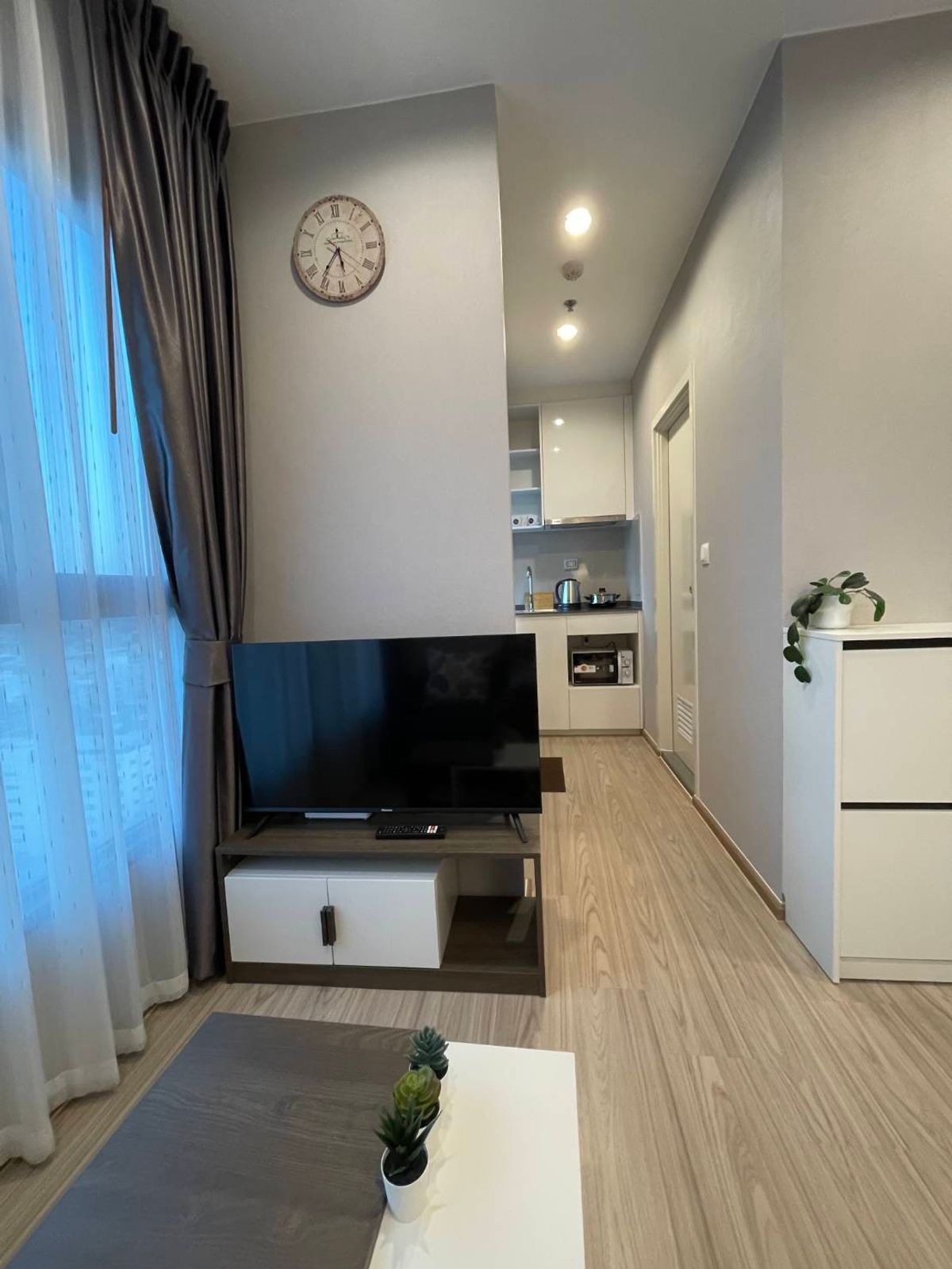 For RentCondoRamkhamhaeng, Hua Mak : 💥 For rent!!! The Tree Hua Mak Interchange, size 26 sq m, price 11,000 baht, complete with furniture and appliances.