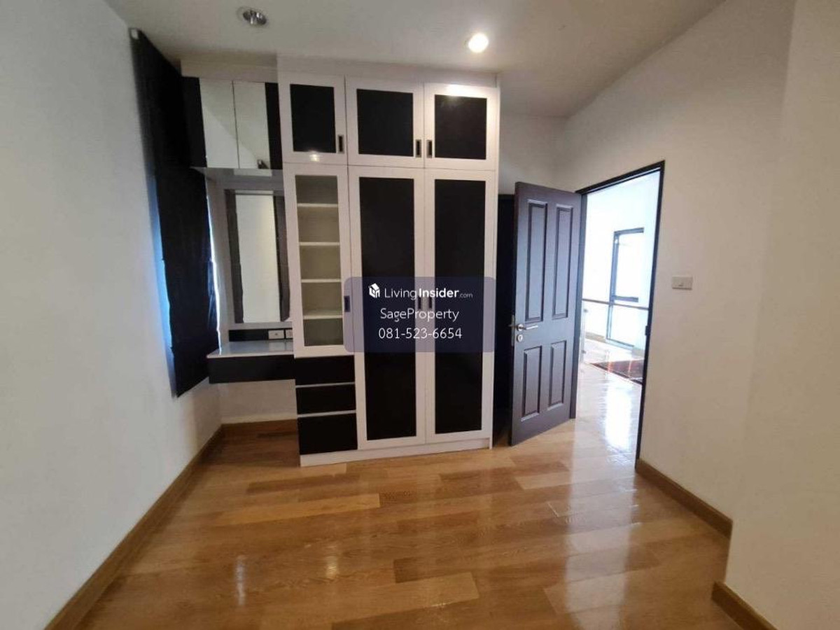 ให้เช่าบ้านปิ่นเกล้า จรัญสนิทวงศ์ : 🔥ใกล้ศิริราชเพียง 5กม🔥Mrtบางขุนนนท์3.7กม🔥ให้เช่า บ้านเดี่ยว 4นอน 4น้ำ🔥ทำเลดี🔥เข้าออกได้หลายทาง 🔥หมู่บ้านสิริจันทร์ ฉิมพลี6/1🔥