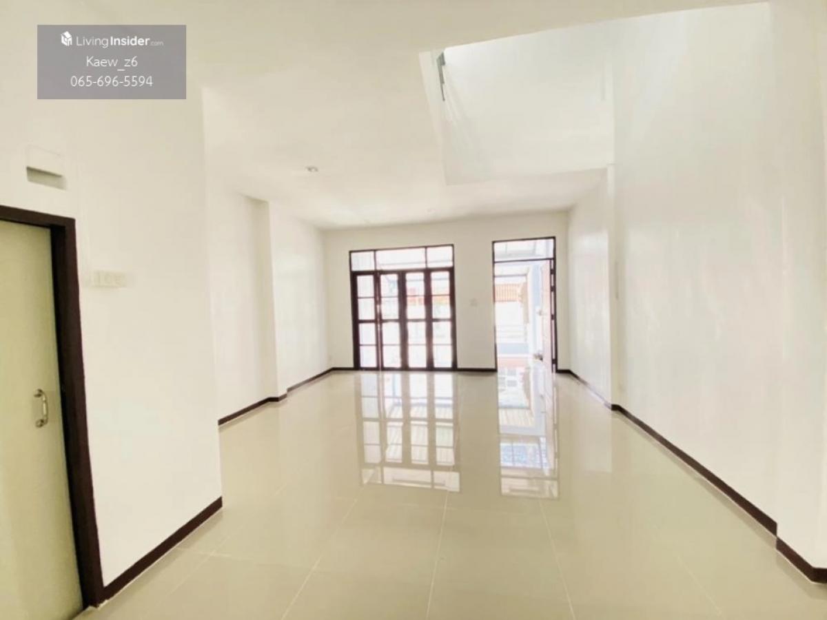 ขายทาวน์โฮมบางนา แบริ่ง ลาซาล : ลาซาลเพลส ทาวน์โฮม 3 ชั้น พร้อมดาดฟ้า ลาซาล 24✨ ทำเลทอง เชื่อมต่อชีวิตเมือง ใกล้ BTS แบริ่ง