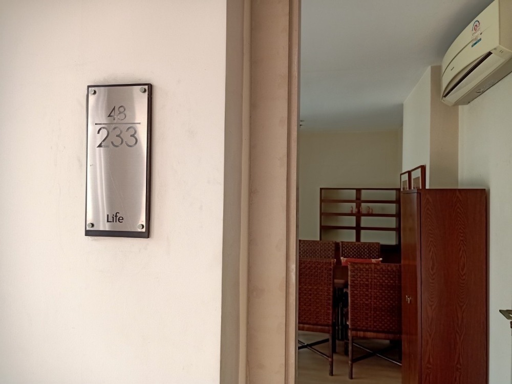 ให้เช่าคอนโดสาทร นราธิวาส : For rent Life @Sathorn Condo Fully furnished (S15-5268)