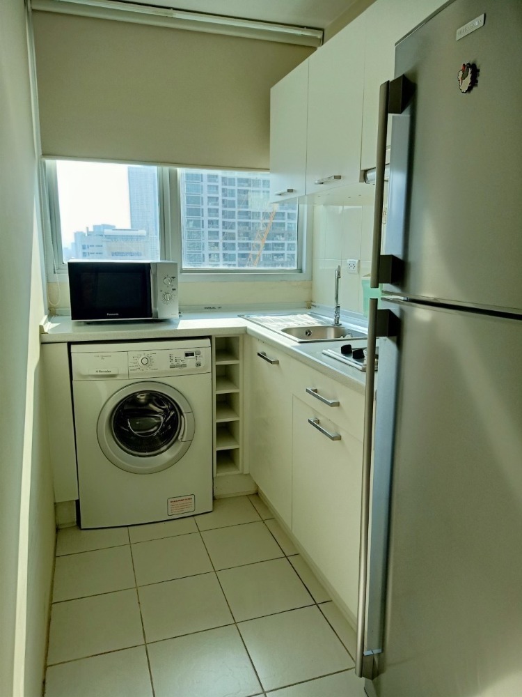 ให้เช่าคอนโดสาทร นราธิวาส : For rent Life @Sathorn Condo Fully furnished (S15-5268)