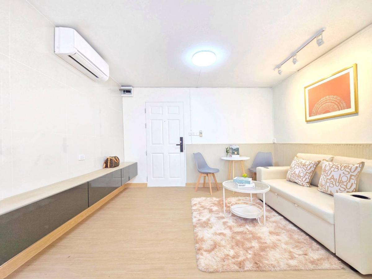 ขายคอนโดลาดพร้าว101 แฮปปี้แลนด์ : ห้องนี้..สวยคลีนม๊ากกกกก🥰🥰🥰“ห้องมุม วิวโล่ง ฟีลคาเฟ่🪴 ใกล้เดอะมอลล์บางกะปิ เดินไปรถไฟฟ้าก็ได้!” ✅️ ต้องนี่เลย! ลุมพินี เซ็นเตอร์ ลาดพร้าว 111✨️✨️