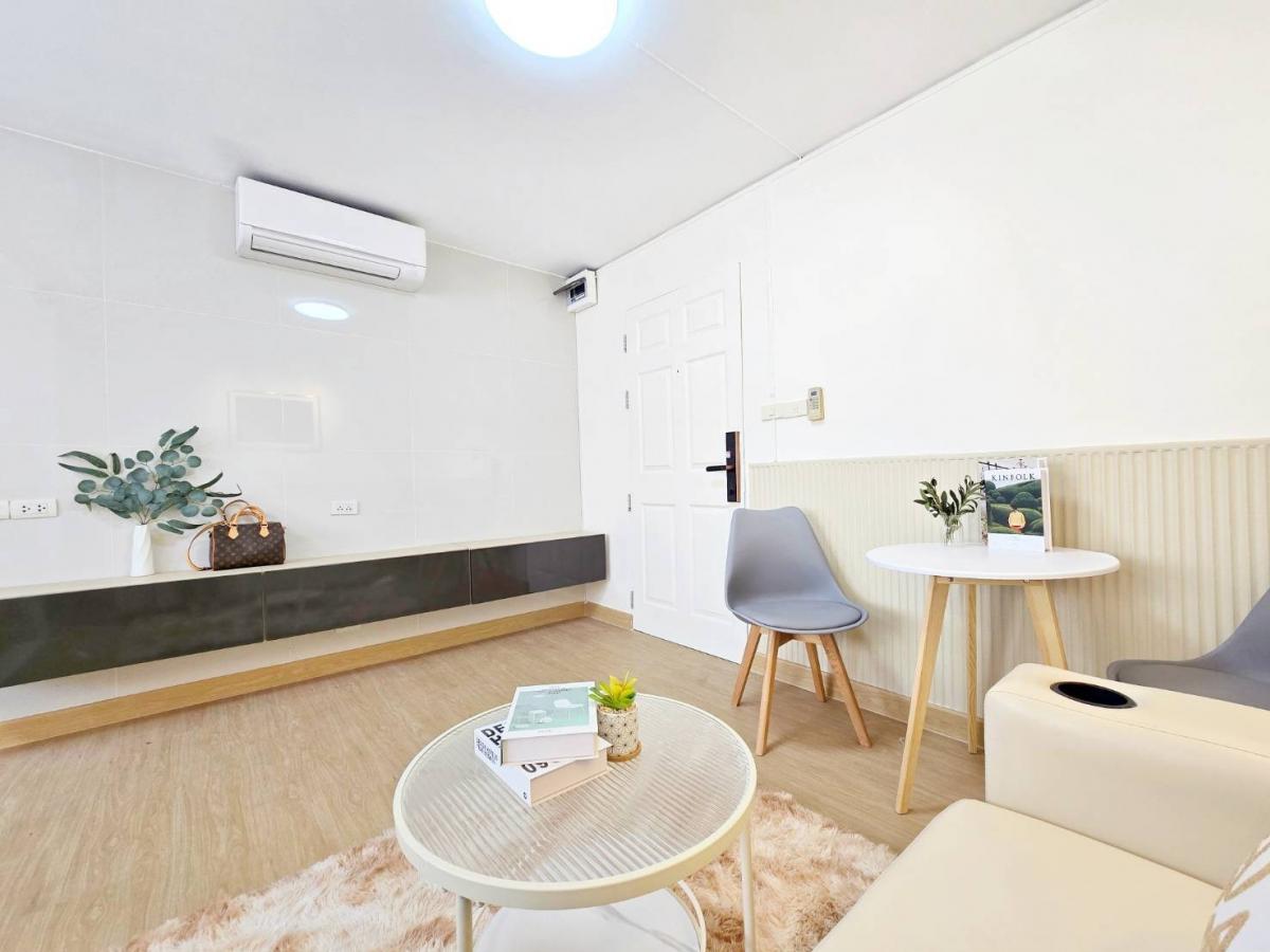 ขายคอนโดลาดพร้าว101 แฮปปี้แลนด์ : ห้องนี้..สวยคลีนม๊ากกกกก🥰🥰🥰“ห้องมุม วิวโล่ง ฟีลคาเฟ่🪴 ใกล้เดอะมอลล์บางกะปิ เดินไปรถไฟฟ้าก็ได้!” ✅️ ต้องนี่เลย! ลุมพินี เซ็นเตอร์ ลาดพร้าว 111✨️✨️