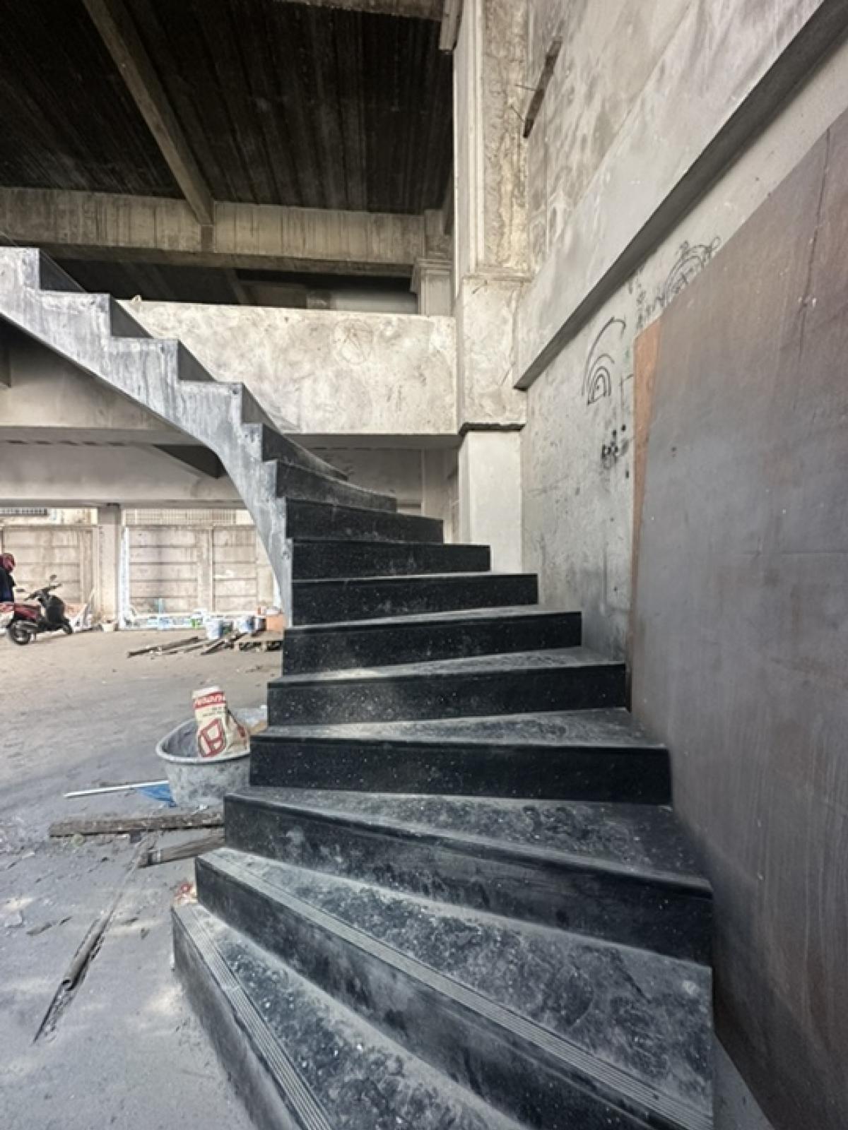 ให้เช่าอาคารพาณิชย์เยาวราช บางลำพู : NH77 ปล่อยเช่า Hostel 3 คูหา ใกล้ Mrt สามยอด