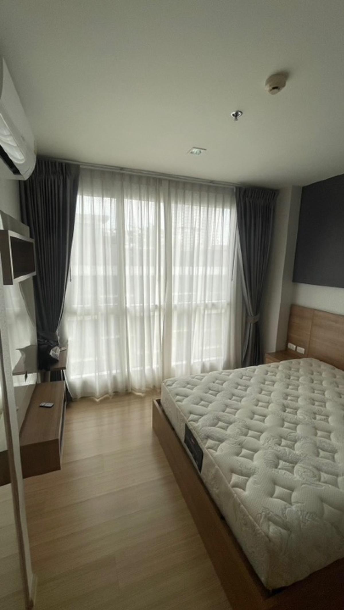 For RentCondoRatchadapisek, Huaikwang, Suttisan : Condo for rent, fully furnished, ready to move in, Rhythm