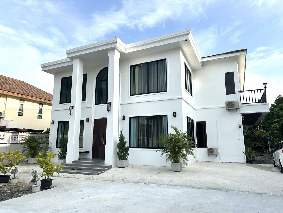 ขายบ้านปทุมธานี รังสิต ธรรมศาสตร์ : 📢👇 บ้านปรัปปรุง ตกแต่งใหม่ ทั้งหลัง อยู่ริมน้ำ บรรยากาศเงียบ สงบ ท่ามกลางธรรมชาติ ใกล้ ม.รังสิต, สนามกอล์ฟวิสต้า, Future Parkรังสิต, HomePro, Gowholesale 
