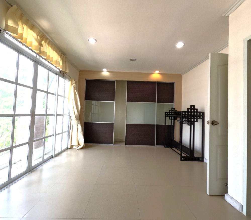 ขายทาวน์โฮมพระราม 3 สาธุประดิษฐ์ : 🏡 ขายทาวน์โฮม หมู่บ้านอรุณพัฒน์ พระราม 3 – สาธุประดิษฐ์ 26.5 ตร.ว. บ้านสวย พร้อมอยู่ ใจกลางเมือง