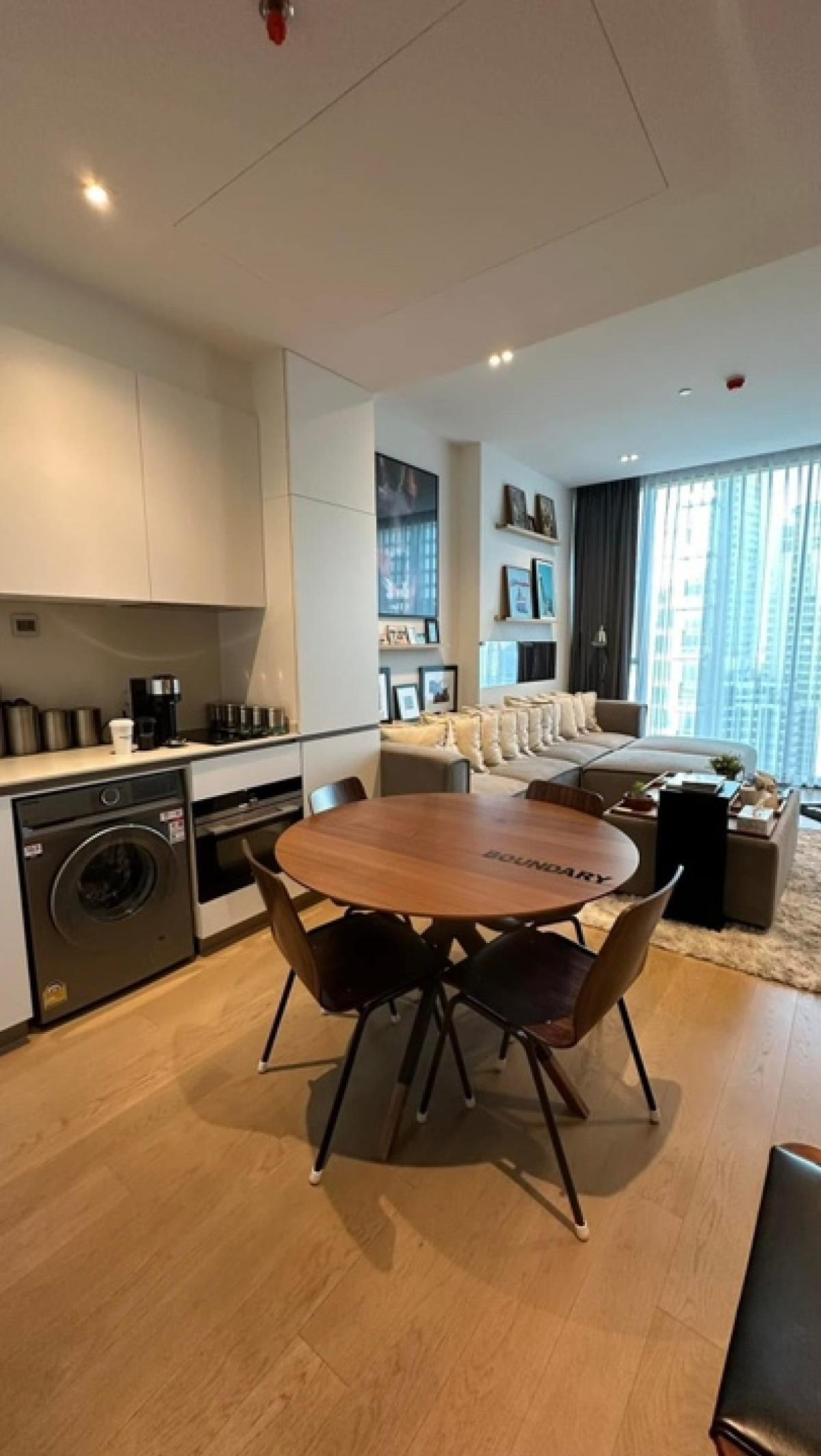 For SaleCondoSukhumvit, Asoke, Thonglor : 📢👇Available for sale December 25, one of the luxury place in Thonglor that very close to BTS and surrounding with many popular restaurants and, super market, coffee shops. Fully furnished.
