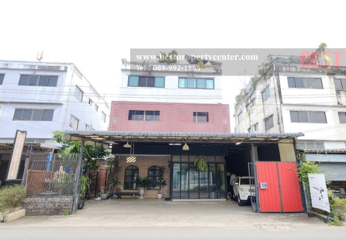 For RentShop HouseNawamin, Ramindra : For rent: 3-storey commercial building, 2 units, total area 77 square wah, with remaining space on the side, Soi Phraya Suren 30 or Ram Intra 109, good condition.