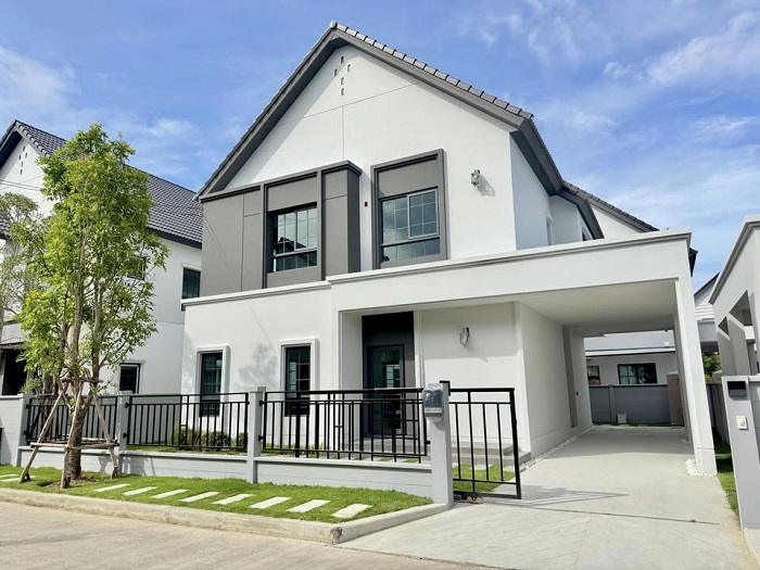 For SaleHouseBangna, Bearing, Lasalle : New detached house for sale, Centro Bangna Phase 2, Centro Bangna, Kanchanaphisek Road, Bang Phli, Samut Prakan.