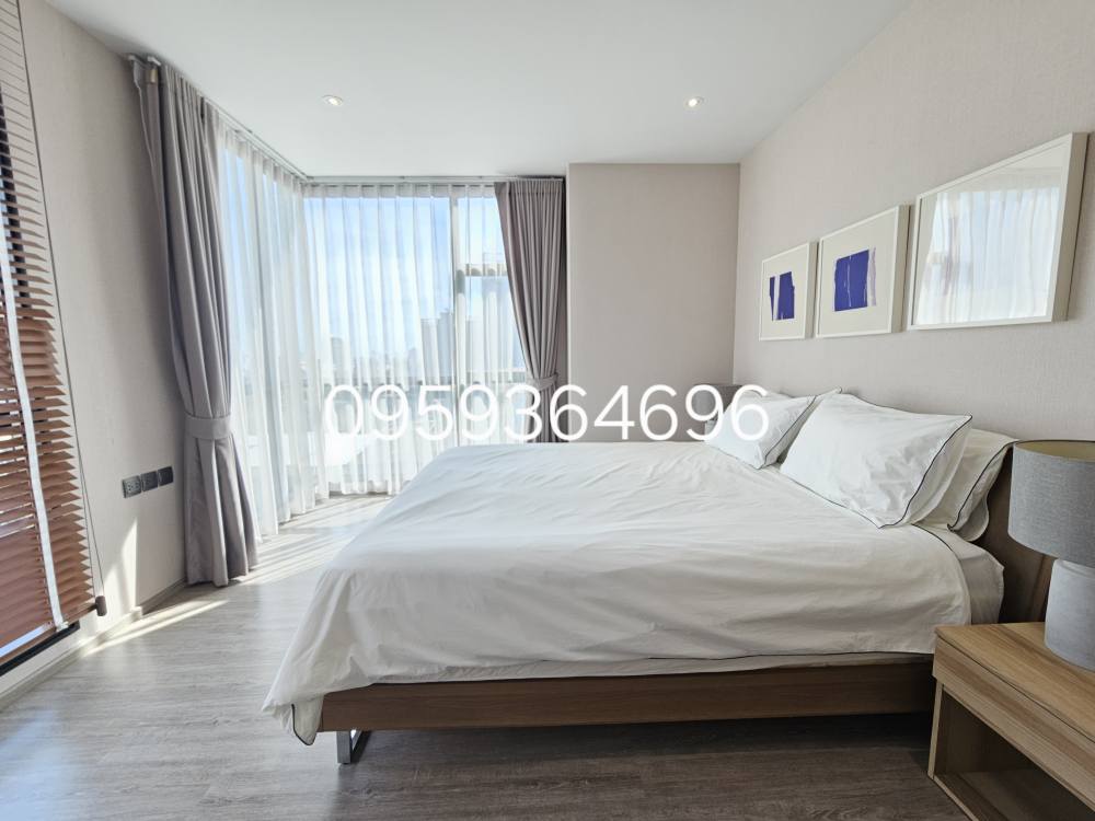 For RentCondoSukhumvit, Asoke, Thonglor : 2 Beds with modern decoration only few steps from BTS Ekkamai