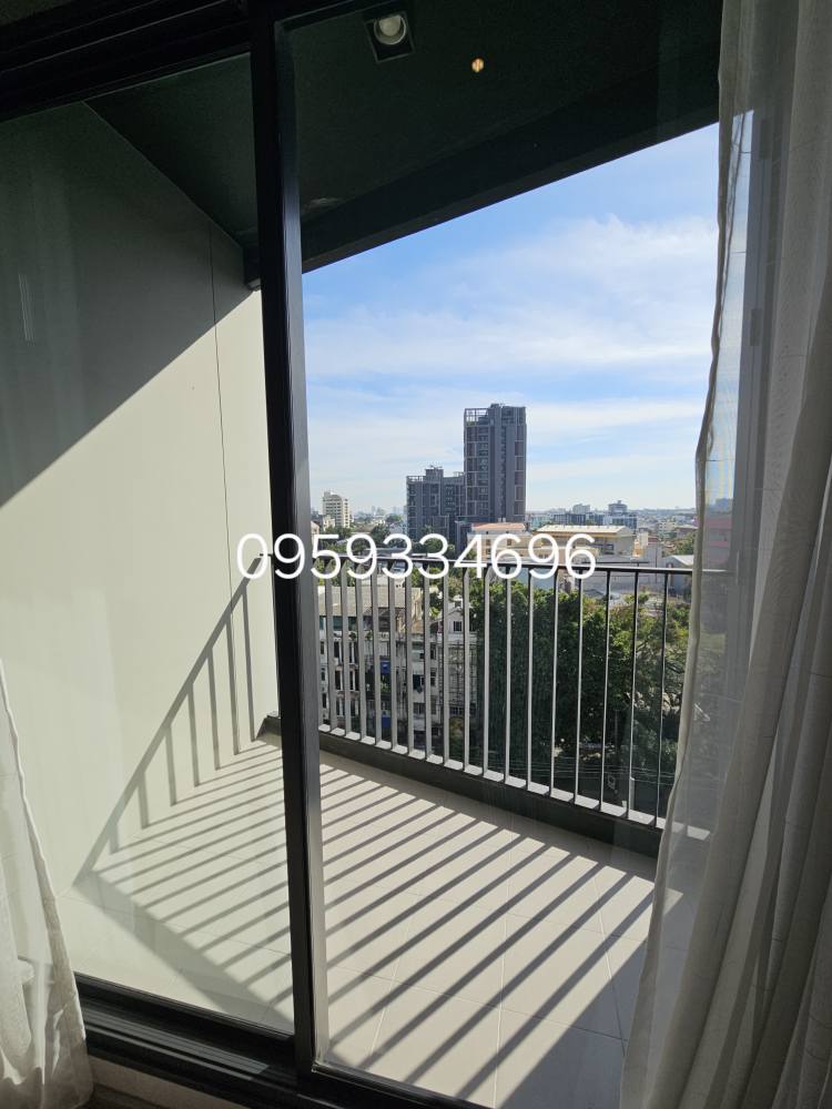For RentCondoSukhumvit, Asoke, Thonglor : 2 Beds with modern decoration only few steps from BTS Ekkamai