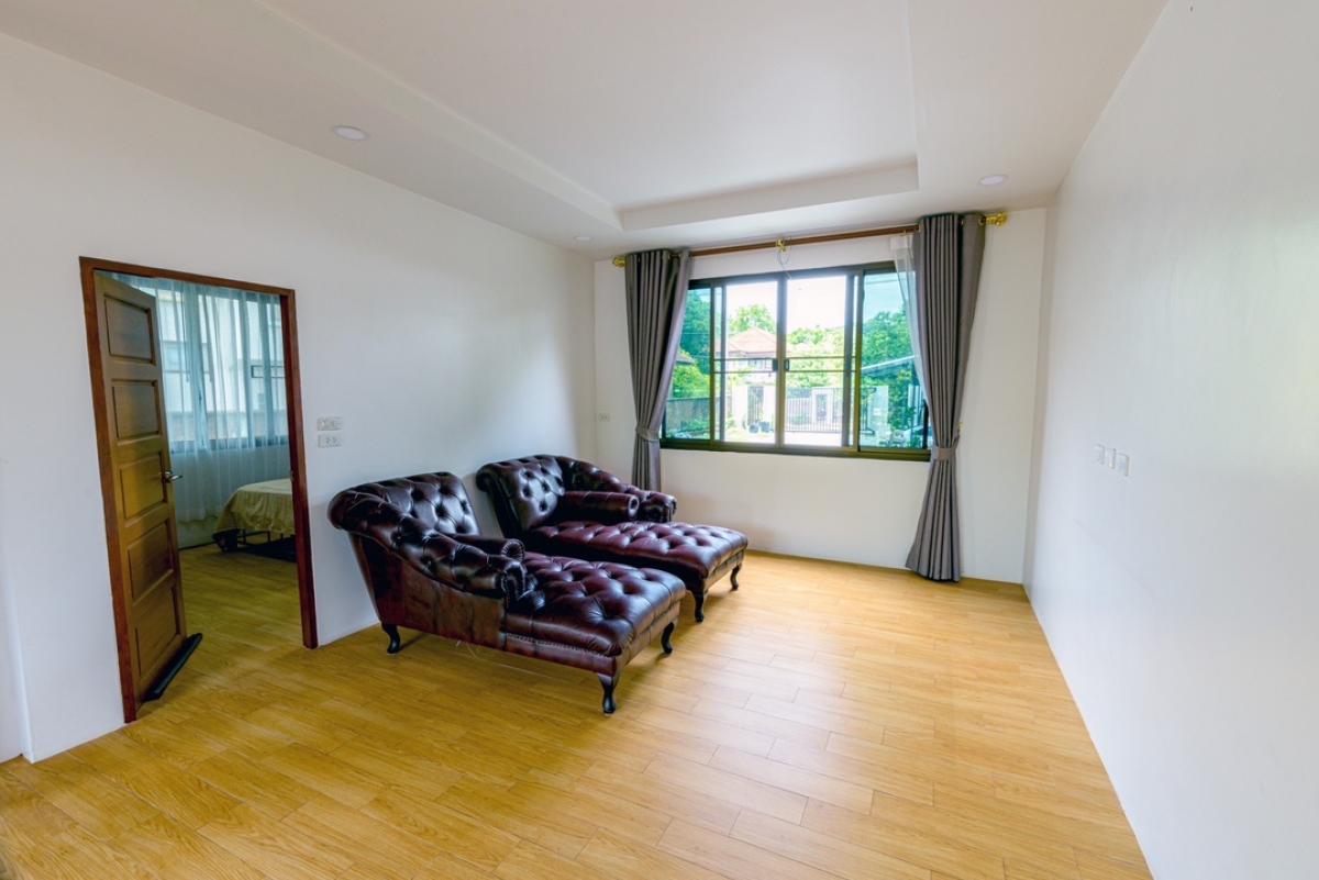 ขายบ้านปทุมธานี รังสิต ธรรมศาสตร์ : 📢👇 บ้านปรัปปรุง ตกแต่งใหม่ ทั้งหลัง อยู่ริมน้ำ บรรยากาศเงียบ สงบ ท่ามกลางธรรมชาติ ใกล้ ม.รังสิต, สนามกอล์ฟวิสต้า, Future Parkรังสิต, HomePro, Gowholesale 
