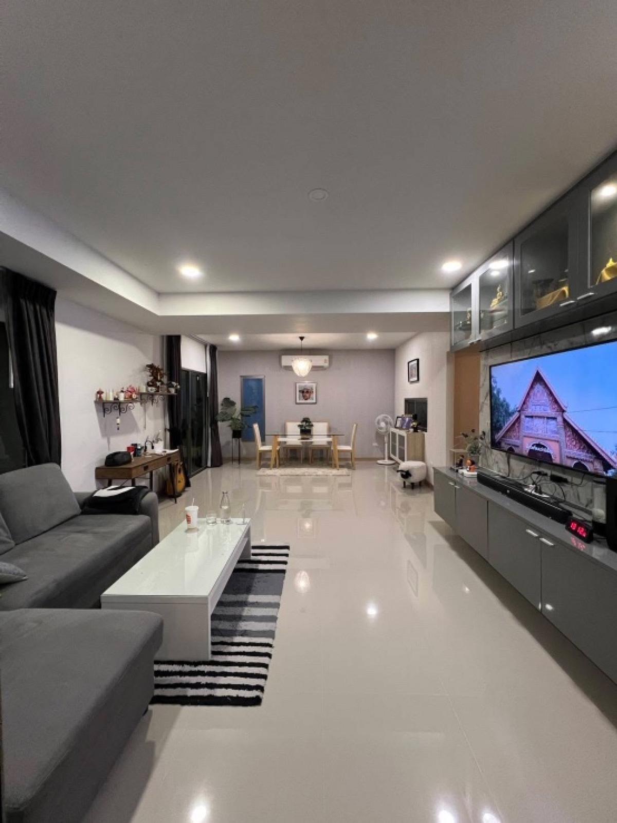 ขายบ้านพัทยา บางแสน ชลบุรี สัตหีบ : Life in the garden