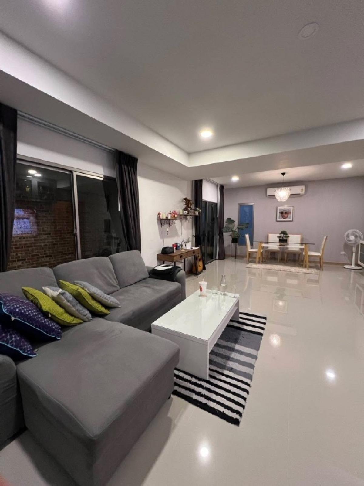 ขายบ้านพัทยา บางแสน ชลบุรี สัตหีบ : Life in the garden