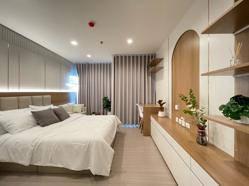 For RentCondoThaphra, Talat Phlu, Wutthakat : Life Sathorn Sierra, beautiful room, fully furnished, high floor, open view, for rent, please inquire.