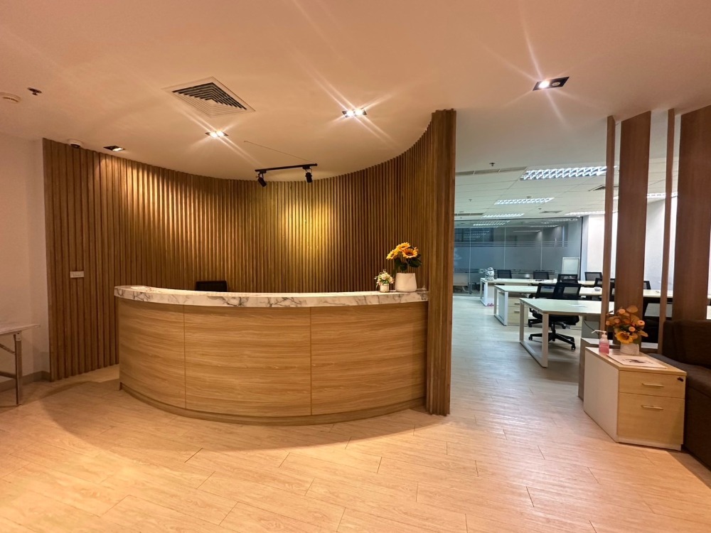 For RentOfficeRama9, Petchburi, RCA : Office for rent, office next to MRT Rama 9, good view, already partitioned, decorated, ready to work, no blocked view, complete facilities in the CBD Zone