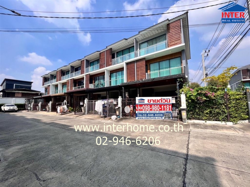 For SaleHouseLadprao101, Happy Land, The Mall Bang Kapi : 3-storey townhouse, 31.2 sq.w., Supalai Essence Village, Lat Phrao 107, Soi Lat Phrao 107, Lat Phrao Road, Bang Kapi District, Bangkok
