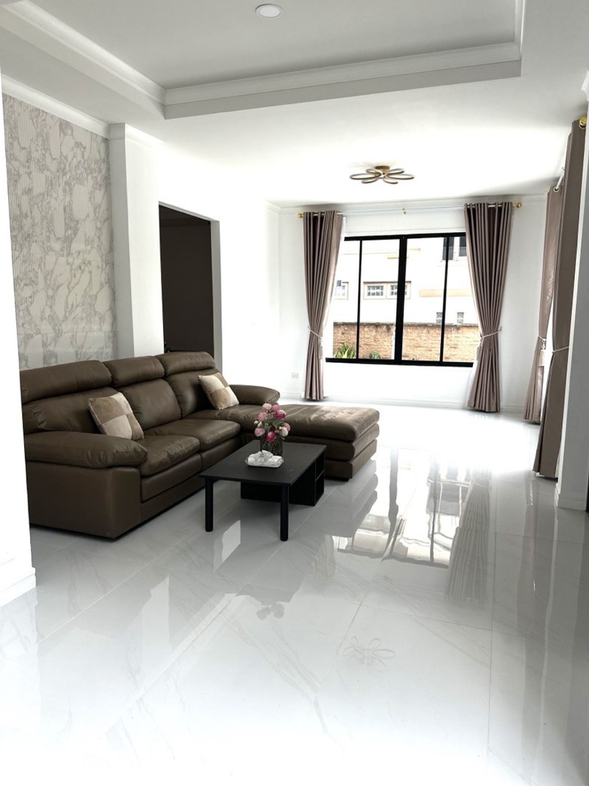 ขายบ้านปทุมธานี รังสิต ธรรมศาสตร์ : 📢👇 บ้านปรัปปรุง ตกแต่งใหม่ ทั้งหลัง อยู่ริมน้ำ บรรยากาศเงียบ สงบ ท่ามกลางธรรมชาติ ใกล้ ม.รังสิต, สนามกอล์ฟวิสต้า, Future Parkรังสิต, HomePro, Gowholesale 
