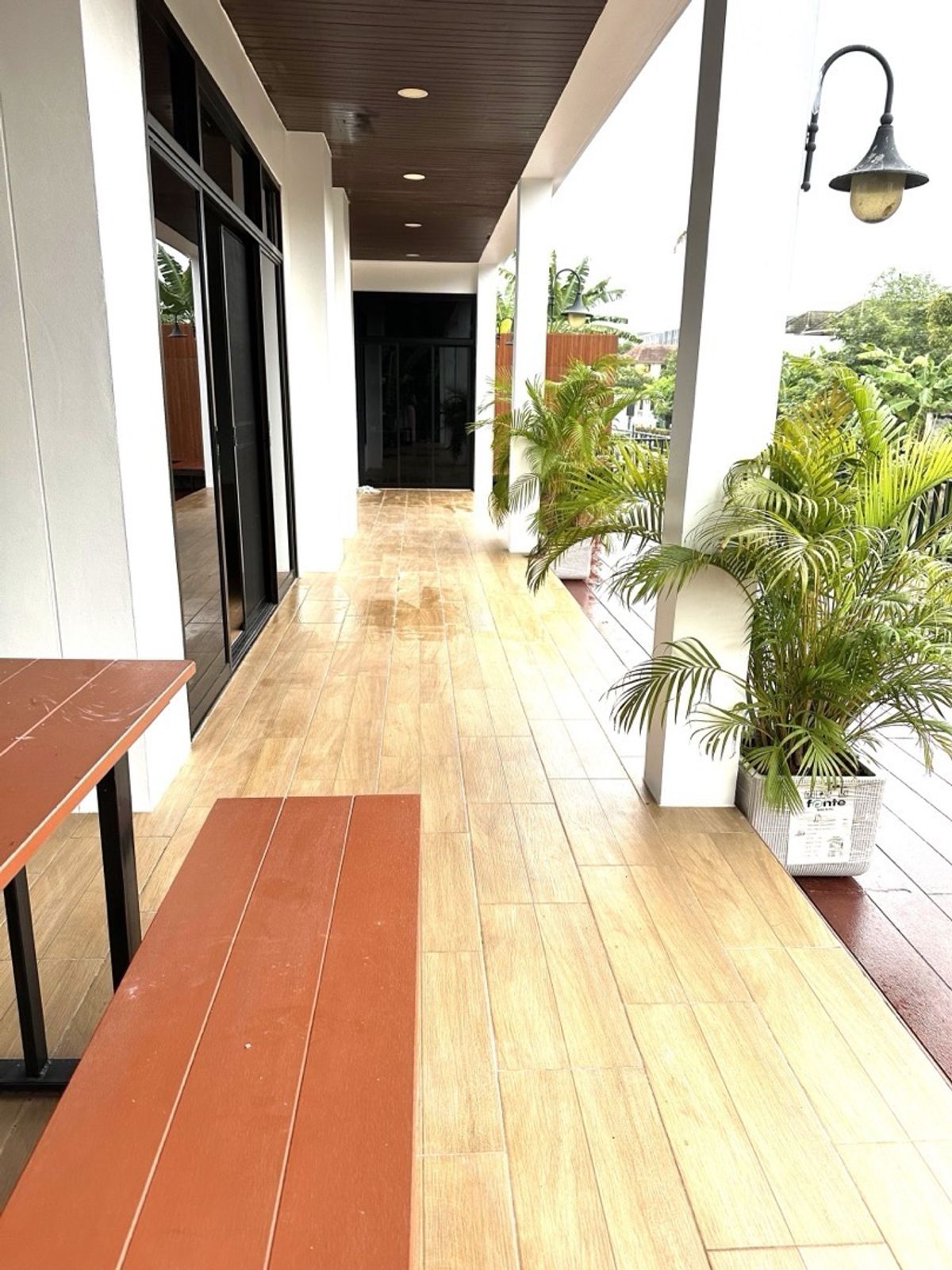 ขายบ้านปทุมธานี รังสิต ธรรมศาสตร์ : 📢👇 บ้านปรัปปรุง ตกแต่งใหม่ ทั้งหลัง อยู่ริมน้ำ บรรยากาศเงียบ สงบ ท่ามกลางธรรมชาติ ใกล้ ม.รังสิต, สนามกอล์ฟวิสต้า, Future Parkรังสิต, HomePro, Gowholesale 
