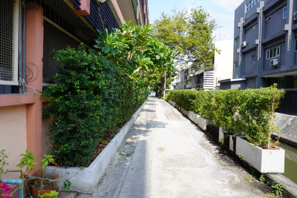 For SaleHouseSiam Paragon ,Chulalongkorn,Samyan : For Sale: 3-Story Detached House in Rama 1, Pathumwan, Near BTS Nation