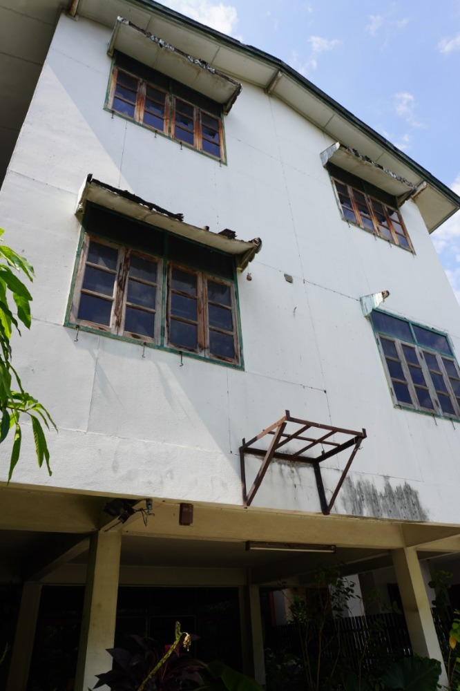 For SaleHouseSiam Paragon ,Chulalongkorn,Samyan : For Sale: 3-Story Detached House in Rama 1, Pathumwan, Near BTS Nation