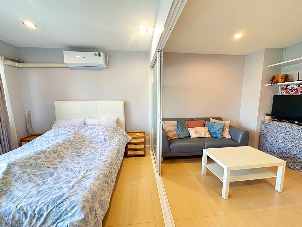 For SaleCondoRatchathewi,Phayathai : ✨✨Cheapest sale in Soi Ari!!! Condo Centurion Park, 1 Bed 40 sq.m., 10th floor, near BTS Ari, only 550 meters, very good location, in Soi Ari 5, large room, comfortable, partitioned, ready to move in✨✨