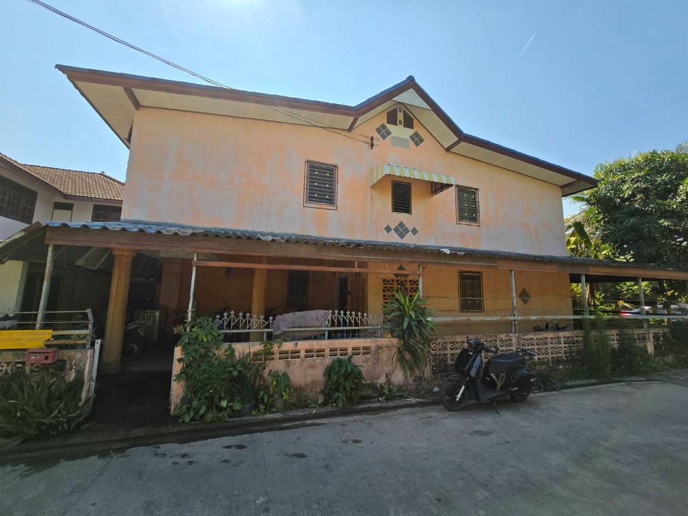 For SaleHotel&Apartment BusinessMin Buri, Romklao : Income 386,400 bath/years yield7% full building tenants!! Selling apartments 23 rooms near Mahanakorn university.