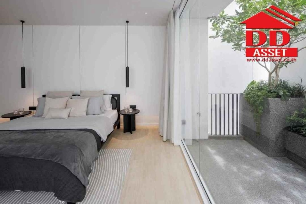 For RentHouseBangna, Bearing, Lasalle : For rent: Luxury house with elevator, can be used as a home office, next to Mega Bangna, code: H8152