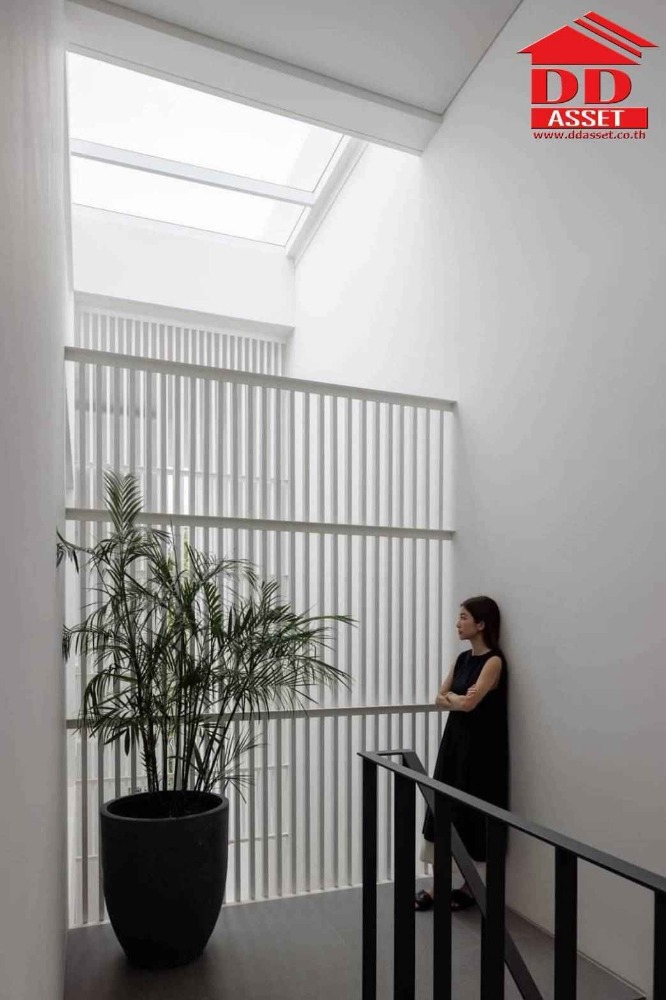 For RentHouseBangna, Bearing, Lasalle : For rent: Luxury house with elevator, can be used as a home office, next to Mega Bangna, code: H8152