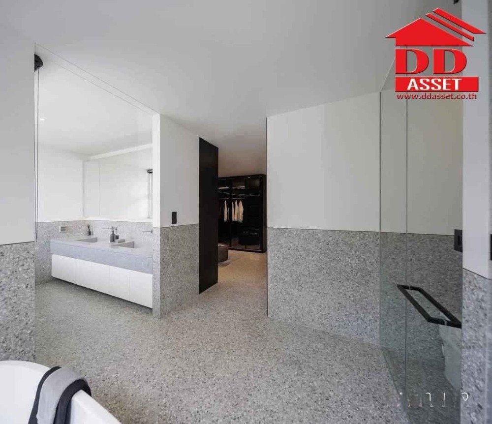 For RentHouseBangna, Bearing, Lasalle : For rent: Luxury house with elevator, can be used as a home office, next to Mega Bangna, code: H8152