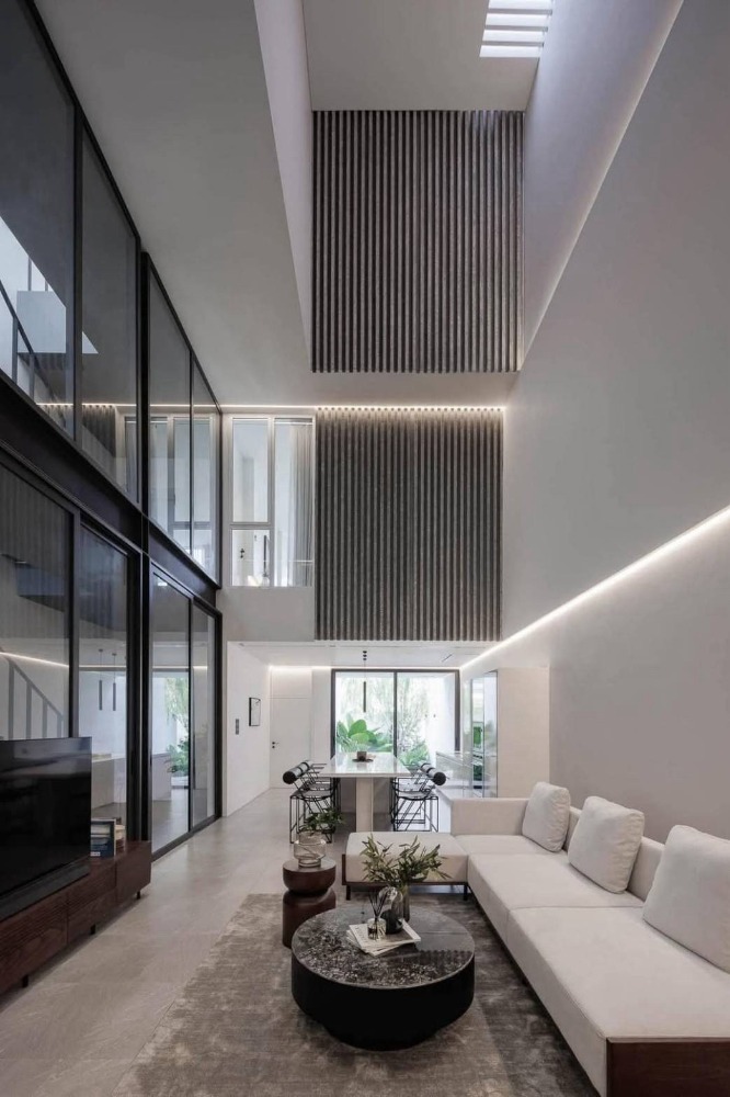 For RentHouseBangna, Bearing, Lasalle : For rent: Luxury house with elevator, can be used as a home office, next to Mega Bangna, code: H8152