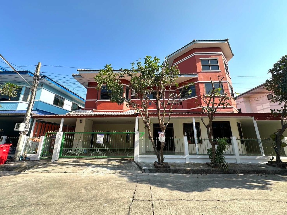 For SaleHouseChaengwatana, Muangthong : Single house for sale, Phatthawi Kanchan Village, 70 sq m, near Central Chaengwattana