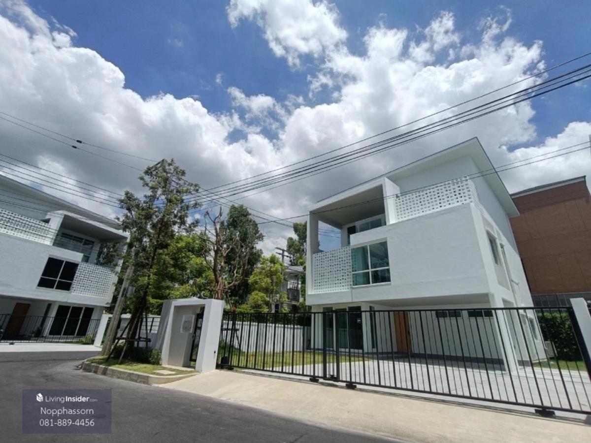 ให้เช่าเกษตร นวมินทร์ ลาดปลาเค้า : เช่าบ้านเดี่ยว ถนนรามอินทรา-เอกมัย เลียบทางด่วนรามอินทรา โครงการเนอวานา แอบโซลูท Nirvana Absolute บ้านหัวมุม ขนาดใหญ่