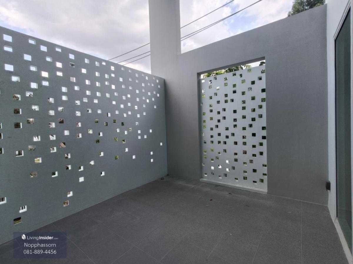 ให้เช่าเกษตร นวมินทร์ ลาดปลาเค้า : เช่าบ้านเดี่ยว ถนนรามอินทรา-เอกมัย เลียบทางด่วนรามอินทรา โครงการเนอวานา แอบโซลูท Nirvana Absolute บ้านหัวมุม ขนาดใหญ่