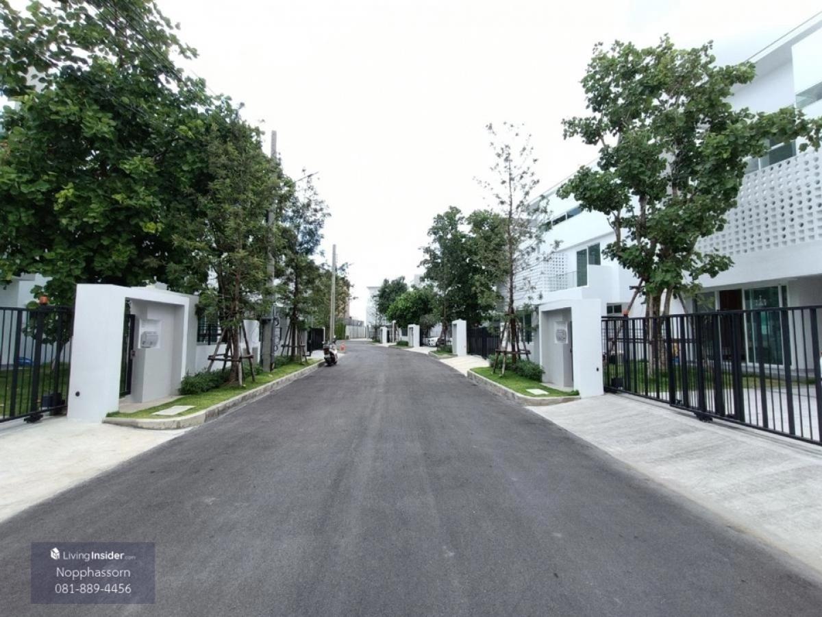 ให้เช่าเกษตร นวมินทร์ ลาดปลาเค้า : เช่าบ้านเดี่ยว ถนนรามอินทรา-เอกมัย เลียบทางด่วนรามอินทรา โครงการเนอวานา แอบโซลูท Nirvana Absolute บ้านหัวมุม ขนาดใหญ่