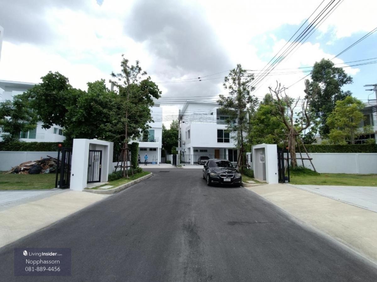 ให้เช่าเกษตร นวมินทร์ ลาดปลาเค้า : เช่าบ้านเดี่ยว ถนนรามอินทรา-เอกมัย เลียบทางด่วนรามอินทรา โครงการเนอวานา แอบโซลูท Nirvana Absolute บ้านหัวมุม ขนาดใหญ่