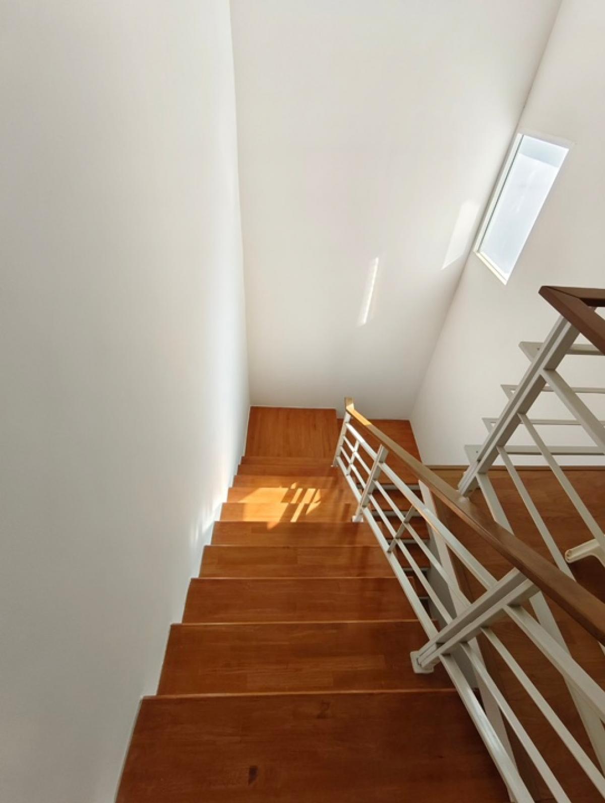 For RentTownhomePattanakan, Srinakarin : House for rent, 3-storey townhouse, 3 bedrooms, 3 bathrooms, usable area 167 sq m., can be used as an office and a residence, Baan Klang Muang S-Sense Srinakarin project, located on the main road, opposite Seacon Square, Paradise Park