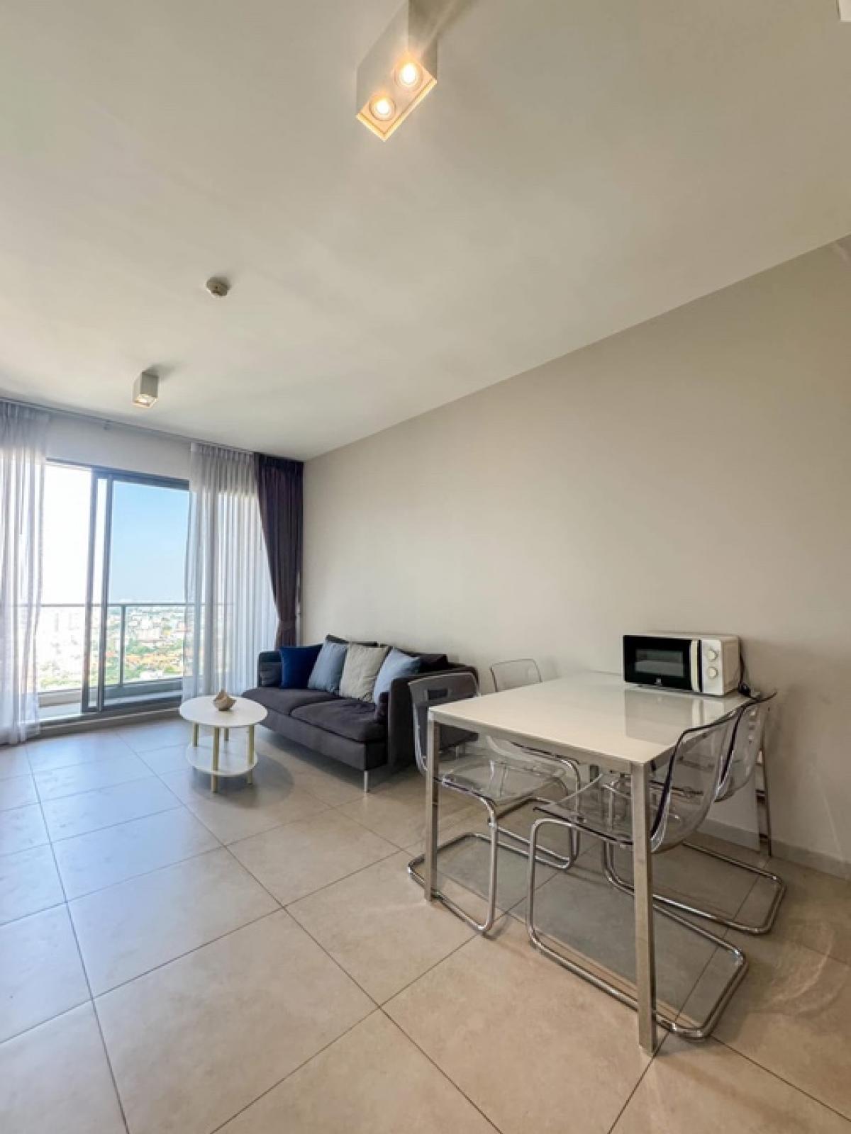 ขายคอนโดสุขุมวิท อโศก ทองหล่อ : ขายด่วน !! The Loft Ekkamai ขนาด 60.09 Sq.m 2 bed 2 bath เพียง 9.9 MB เท่านั้น!! ติดต่อ 086-795-9997 จิมมี่